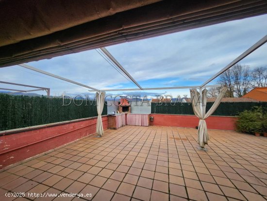 Unifamiliar adosada en venta  en Olot - Girona