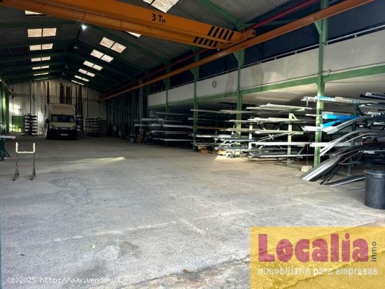 Nave industrial 1000 m²en venta. Stgo de Cartes.