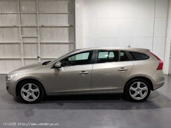 Volvo V60 2.0 D3 Momentum - Gelves