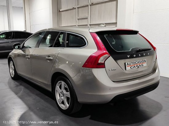 Volvo V60 2.0 D3 Momentum - Gelves