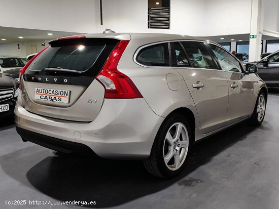 Volvo V60 2.0 D3 Momentum - Gelves