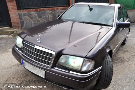 Mercedes Clase C 250D ELEGANCE-PIEL-KLIMA-TECHO ELECTRICO-LL/A-XENON de 1993 con 227.000 Km por 5.40