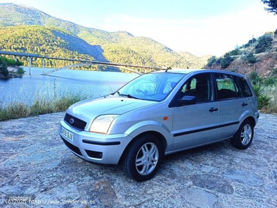 Ford Fusion FUSION de 2005 con 234.000 Km por 2.950 EUR. en Avila