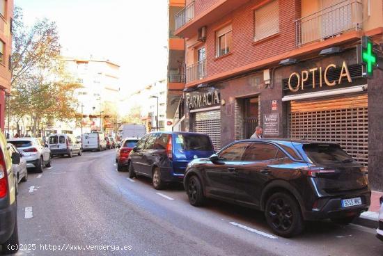 Local ACONDICIONADO y REFORMADO a PIE DE CALLE, con mucha VISIBILIDAD. - ZARAGOZA