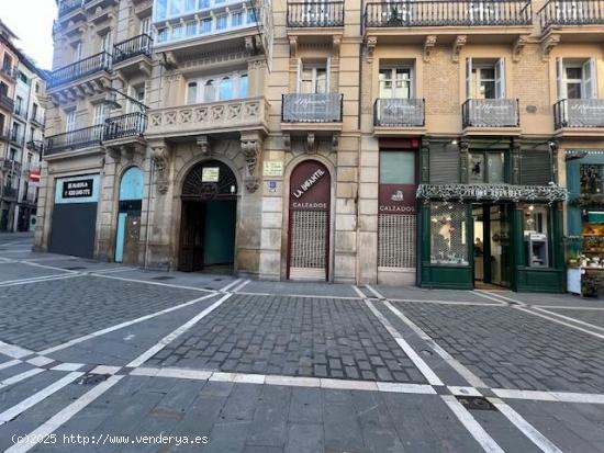 Norte Sur alquila local comercial en Plaza del Ayuntamiento de Pamplona - NAVARRA