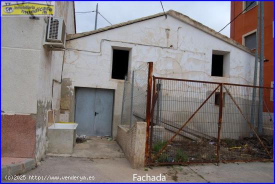 Se vende casa en el Esparragal con 260 m2 y una gran parcela - MURCIA