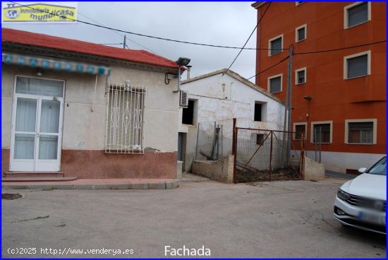 Se vende casa en el Esparragal con 260 m2 y una gran parcela - MURCIA