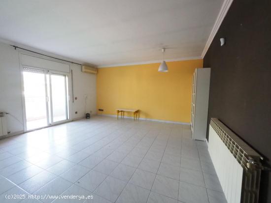 SE VENDE PISO EN CERVELLO, ZONA CENTRO - BARCELONA