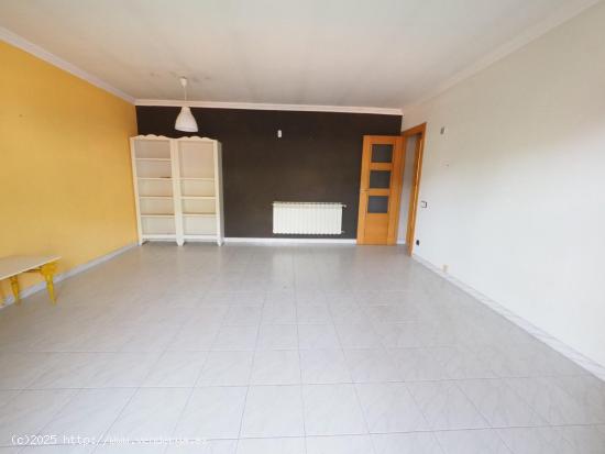 SE VENDE PISO EN CERVELLO, ZONA CENTRO - BARCELONA