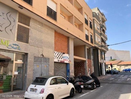  LOCAL COMERCIAL EN CAMPELLO - ALICANTE 