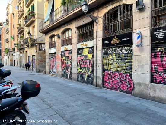 Local en venta tocando el mercado de Santa Caterina de Barcelona - BARCELONA