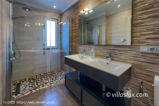 Villa en venta en San Miguel de Salinas (Alicante)