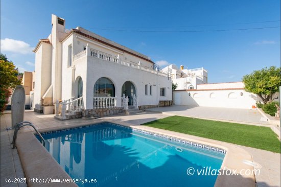 Villa en venta en San Miguel de Salinas (Alicante)