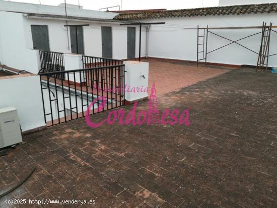 EDIFICIO COMPLETO EN ZONA LA TRINIDAD!!! - CORDOBA