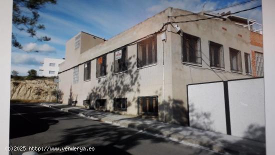 Fantástico edificio para oficinas o para contruir viviendas cerca Igualada - BARCELONA