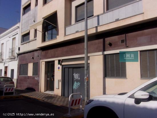  Plaza de garaje y trastero en venta cernano a El Corte Inglés - SEVILLA 