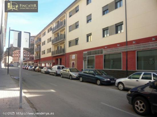 LOCAL COMERCIAL EN UNA SOLA PLANTA, CERCA DEL CENTRO - TERUEL