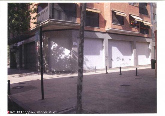  Local comercial en Elche zona Raval - Puertas Coloradas 156m2 en planta baja y 20 m2 en altillo - AL 