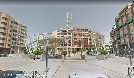  Loca 390m2 esquina en calle comercial. Zona Obispo Siuri - ALICANTE 