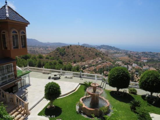 Villa de lujo en Málaga con vistas panorámicas. Urbanización Pinares de San Antón. - MALAGA