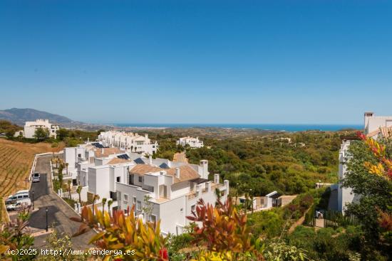 Nuevos apartamentos y áticos de 2 y 3 dormitorios en venta en Elviria alta, Marbella. - MALAGA