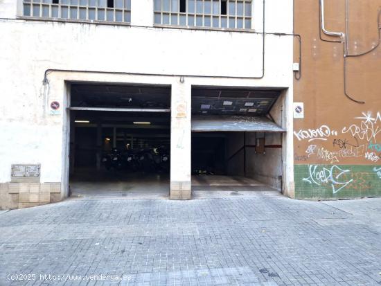 PLAZA DE PARKING EN LA CREU DE BARBERÀ - BARCELONA