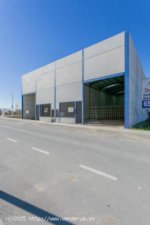  ¡Para Inversores ! Dos Naves Industriales en Construcción de 300 m² Cada Una  - GRANADA