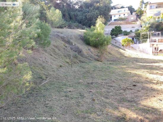 TERRENO EN VENTA DE 1005m2 EN URBANIZACIÓN SAN GENIS DE PALAFOLLS - BARCELONA