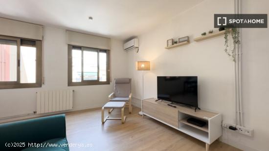 Apartamento entero de 2 dormitorios en Sant Adrià de Besòs - BARCELONA