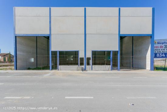   ¡Para Inversores ! Dos Naves Industriales en Construcción de 300 m² Cada Una  - GRANADA 