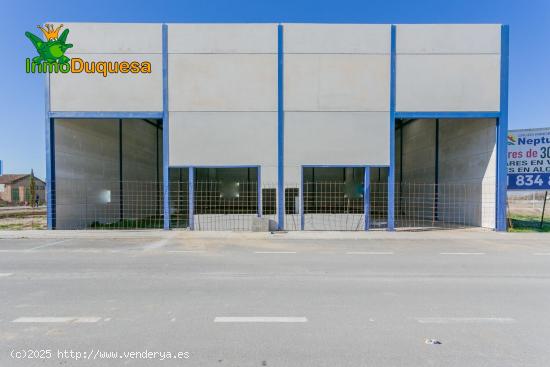  ¡Para Inversores ! Dos Naves Industriales en Construcción de 300 m² Cada Una  - GRANADA