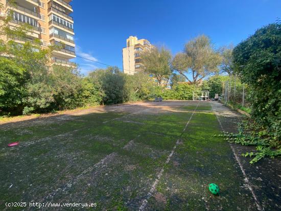 SOLAR URBANO EN LAS MARAVILLAS. - BALEARES