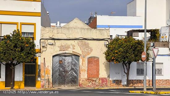  SOLAR en Avda de Andalucía y Calle Huelva - HUELVA 