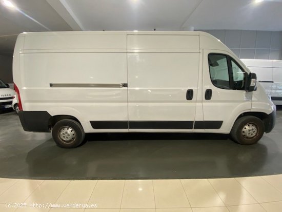 Citroën Jumper Furgon 35 L3H2 BlueHDi 103KW 140CV  - GARANTIA FÁBRICA 09/2025 - Barcelona