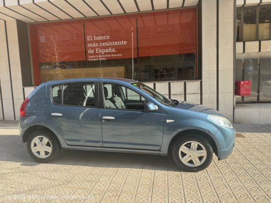 Dacia Sandero Base 1.2 16v 75cv - Barcelona