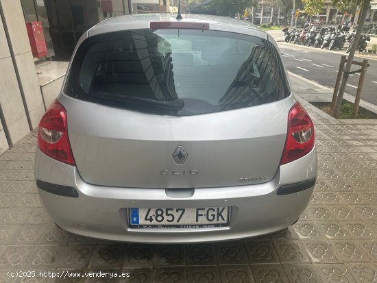 Renault Clio Confort Dynamique 1.4 16v - Barcelona