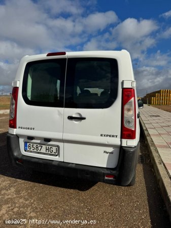 Peugeot Expert L1 2.0 hdi 120cv de 2011 con 148.270 Km por 12.000 EUR. en Badajoz