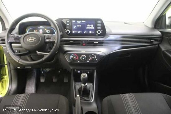 Hyundai i20 1.2 MPI Essence de 2024 con 8.343 Km por 16.990 EUR. en Sevilla