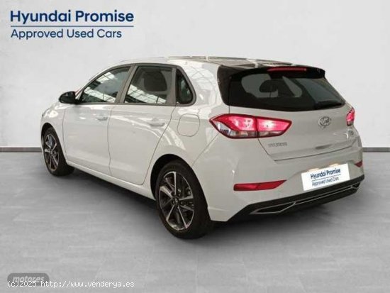 Hyundai i30 1.5 DPI Klass SLX 110 de 2024 con 10.343 Km por 20.490 EUR. en Sevilla