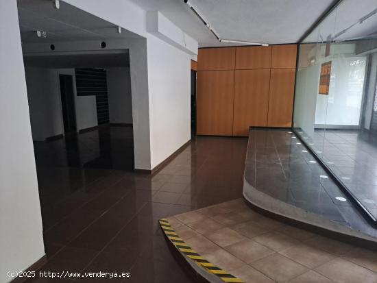  Local comercial en venta - BARCELONA 