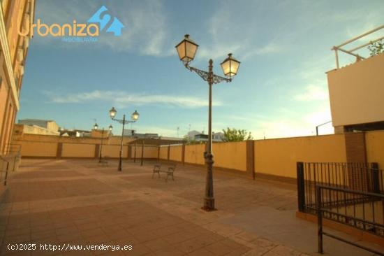  BONITO PISO DE 3 DORMITORIOS CON PATIO, PLAZA DE GARAJE Y TRASTERO. - BADAJOZ 