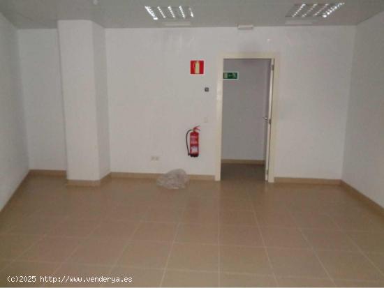 LOCAL COMERCIAL EN CAMPELLO PLAYA - ALICANTE