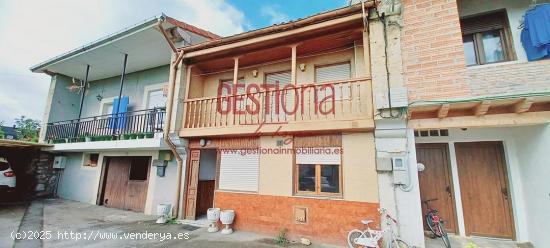 CASA ADOSADA DE PIEDRA CON JARDÍN. ELECHAS - CANTABRIA