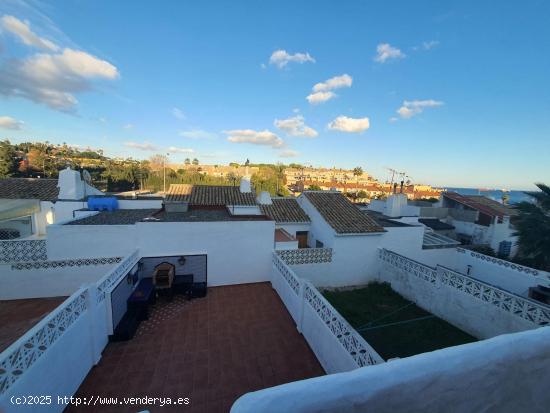 ESTUPENDO ADOSADO EN PLAYA GETARES - CADIZ