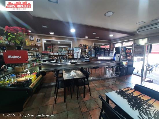  SE VENDE O SE TRASPASA, CAFETERIA CON MAS DE 20 AÑOS AL SERVICIO DEL CLIENTE. - ALICANTE 