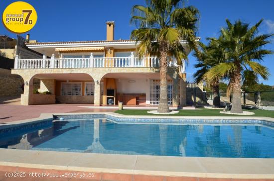  SE VENDE CHALET DE CUATRO DORMITORIOS EN SAN JUAN. SEVEND GROUP.COM - ALICANTE 