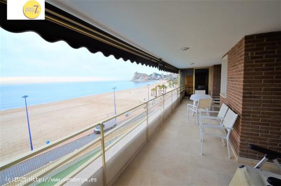 SE VENDE PISO DE TRES DORMITORIOS EN PRIMERA LINEA DE PLAYA PONIENTE SEVEND GROUP .ES - ALICANTE