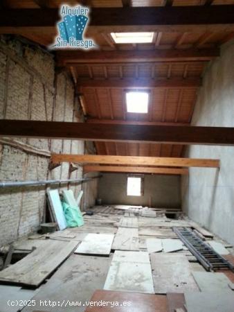 Se vende casa para rehabilitar en LA PUEBLA DE ARGANZÓN (Burgos) - BURGOS