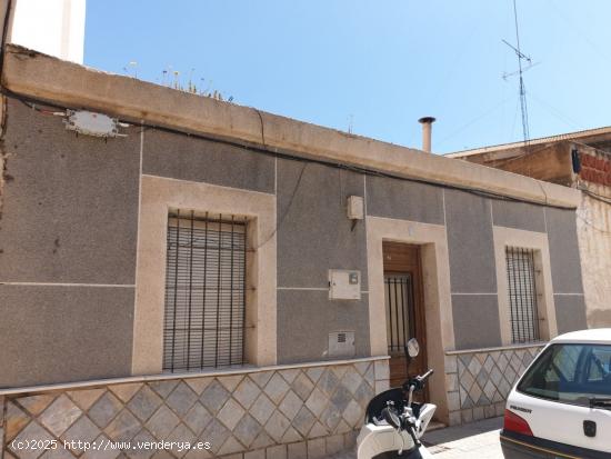 SE VENDE CASA CUEVA PARA DERRIBAR - ALICANTE