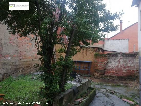 CASA PARA REHABILITAR PROXIMA A LA IGLESIA DE LAS VENTAS - LEON